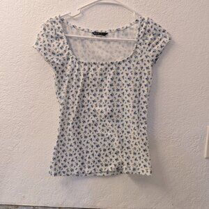 SHEIN White and Blue Floral Short Sleeve Top Size Small